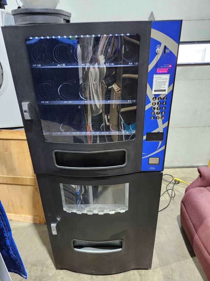 Seaga Vista VC630 Combo Vending Machine