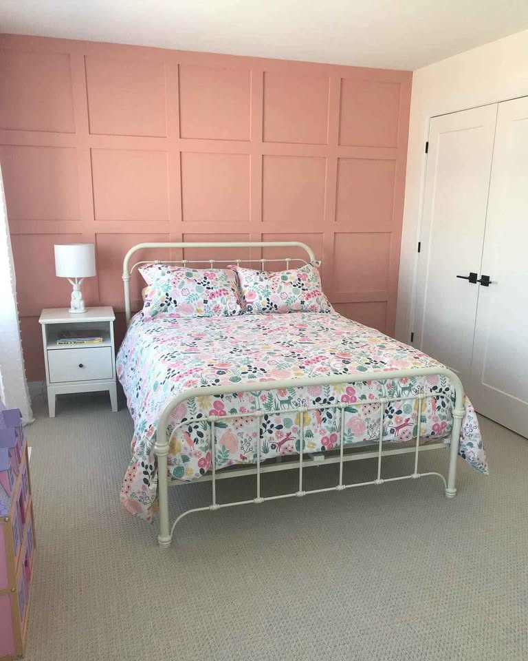 Structube GWEN White Metal Bed Frame - Full/Double