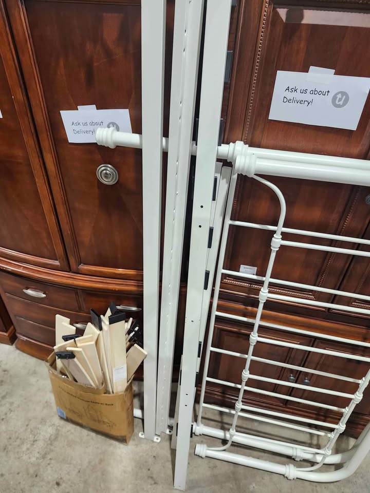 Structube GWEN White Metal Bed Frame - Full/Double