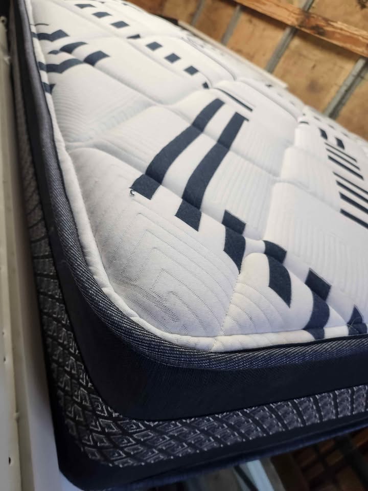 Full/Double Sized Mattress 2023 - Hardly Used