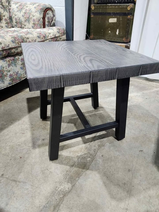 Metal Indoor/Outdoor End Table