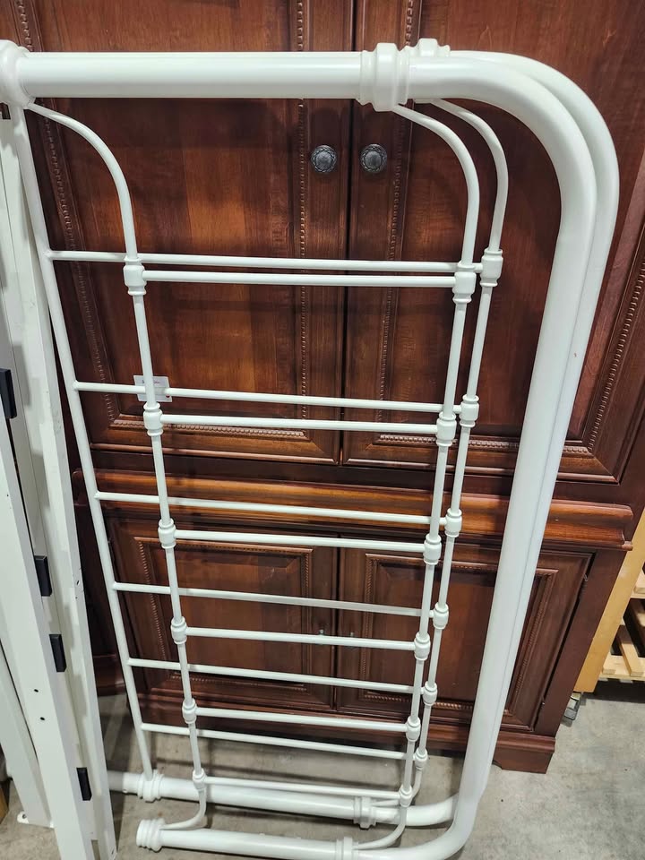 Structube GWEN White Metal Bed Frame - Full/Double