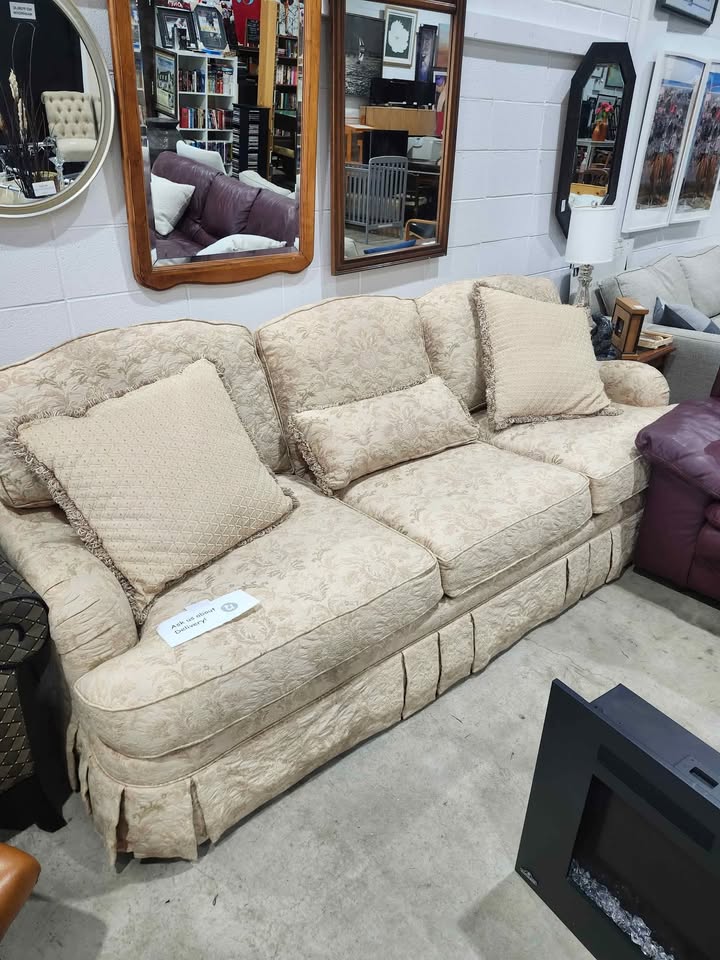 Vintage Floral Patterned Sofa
