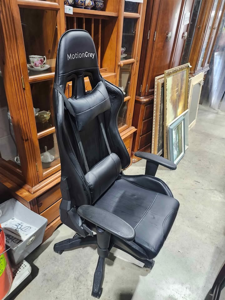 MotionGrey Black Gaming Chair