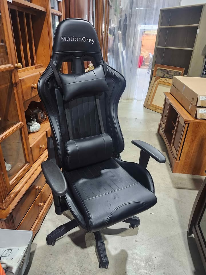 MotionGrey Black Gaming Chair