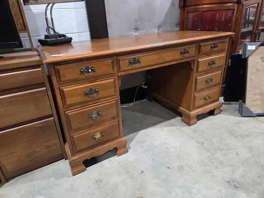 Solid Wooden Vilas Executive Desk