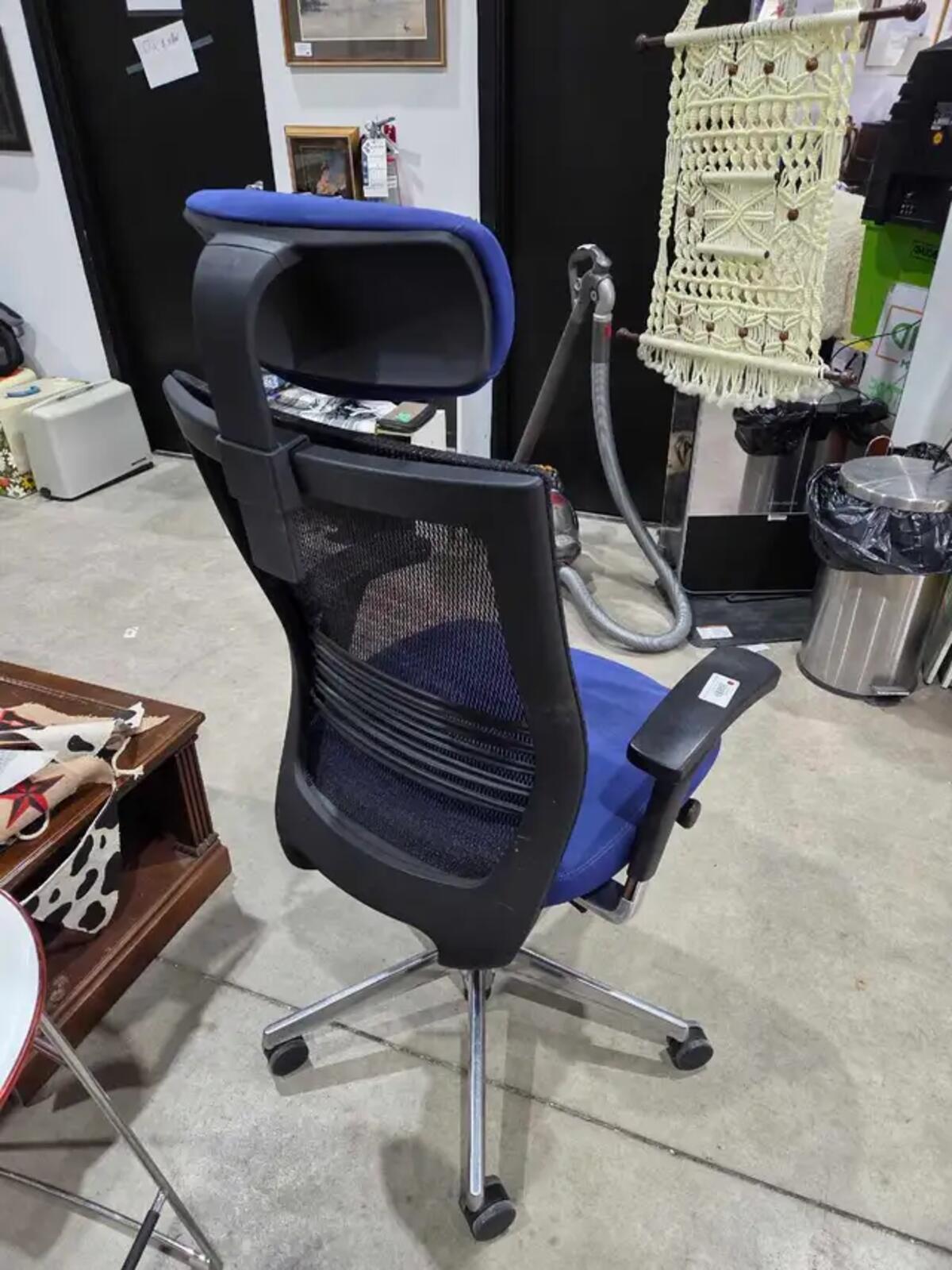 Chaise de bureau ergonomique avec dossier en filet