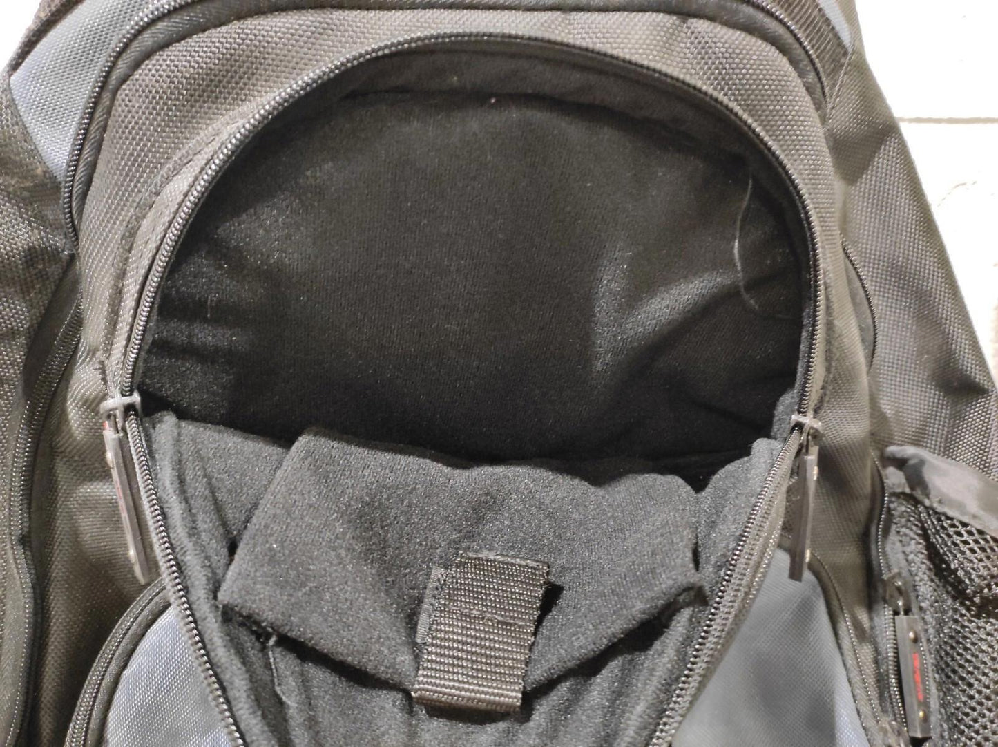 Targus Travel Pull Up Handle Wheeled Backpack Bag Model
