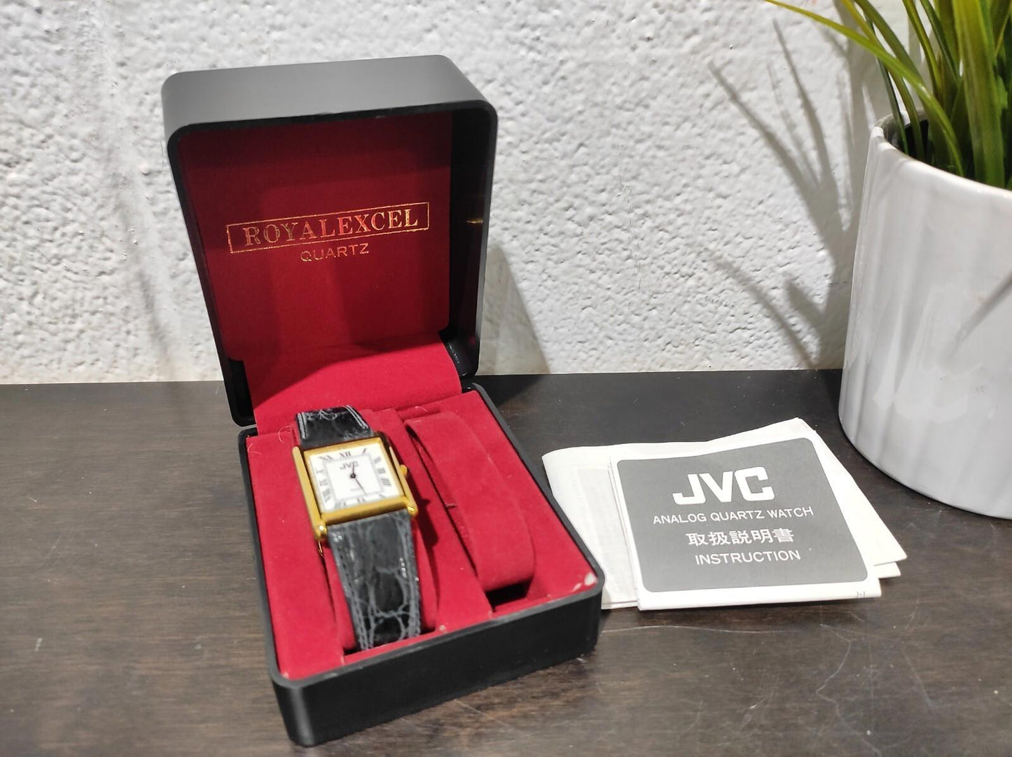 RoyalExcel Quartz JVC Analog Vintage Cowhide Leather Ladies Wrist Watch