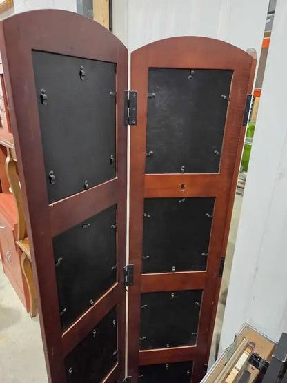 Photo Display Room Divider - 15 8x10 Photos