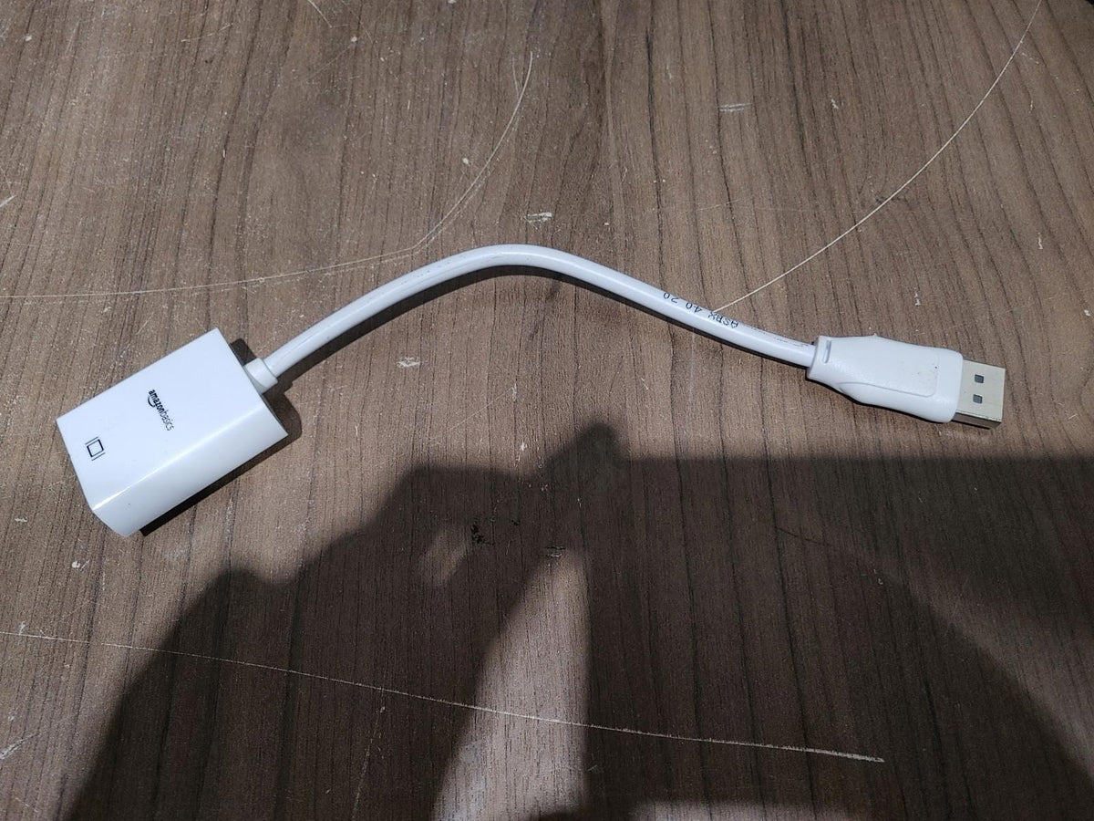 BON ÉTAT Adaptateur DisplayPort vers VGA Amazon Basics Blanc Testé et Fonctionnel