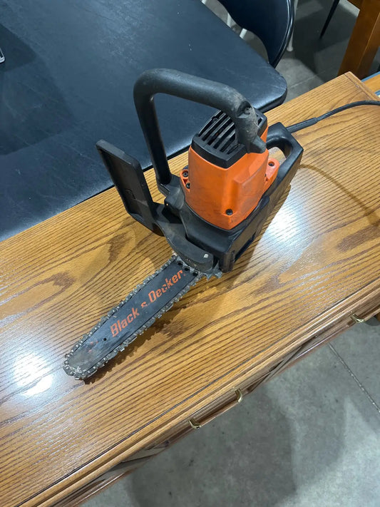 Black & Decker 11” Chainsaw
