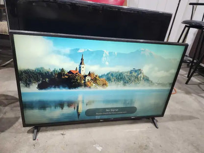 LG 43" 4K UHD Smart TV