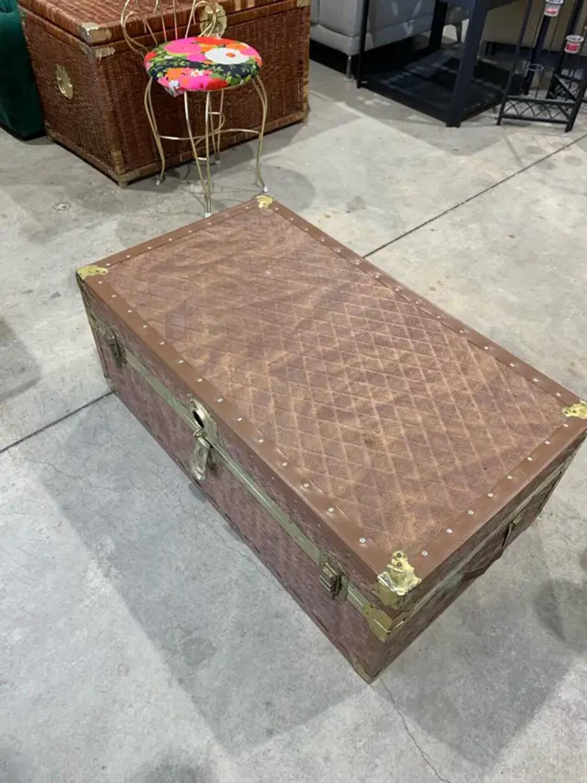 Patterned faux leather Trunk