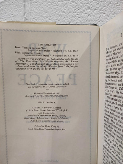 War and Peace - The Famous Translation by Louise and Aylmer Maude (Hardcover)