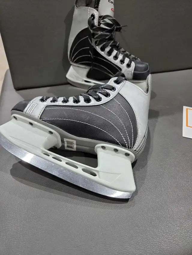 Canadian G4S Youth Skates - Size 1