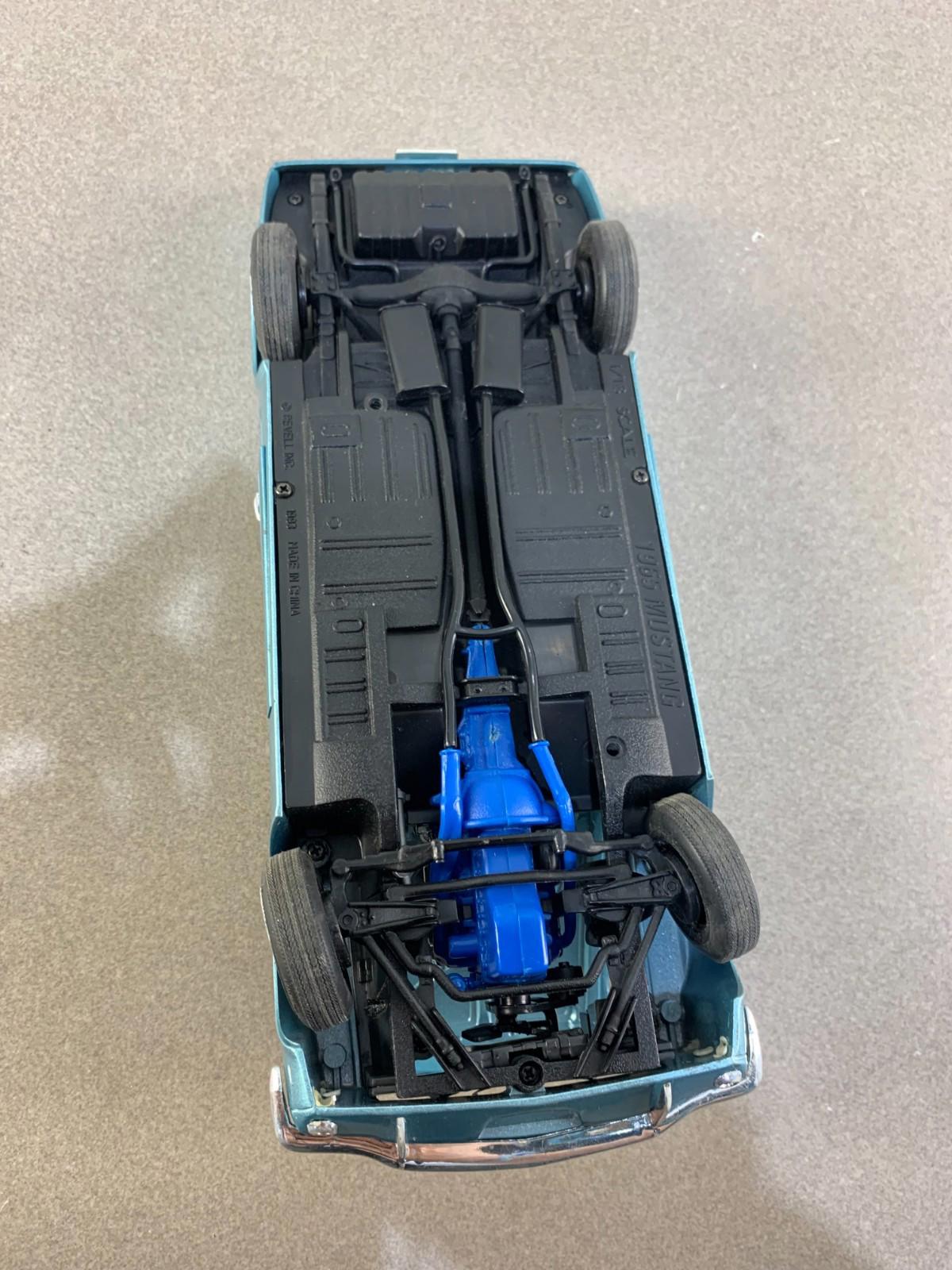 8832-F1 Ford Mustang 1965 Convertible Arcadian Blue Revell 1/18