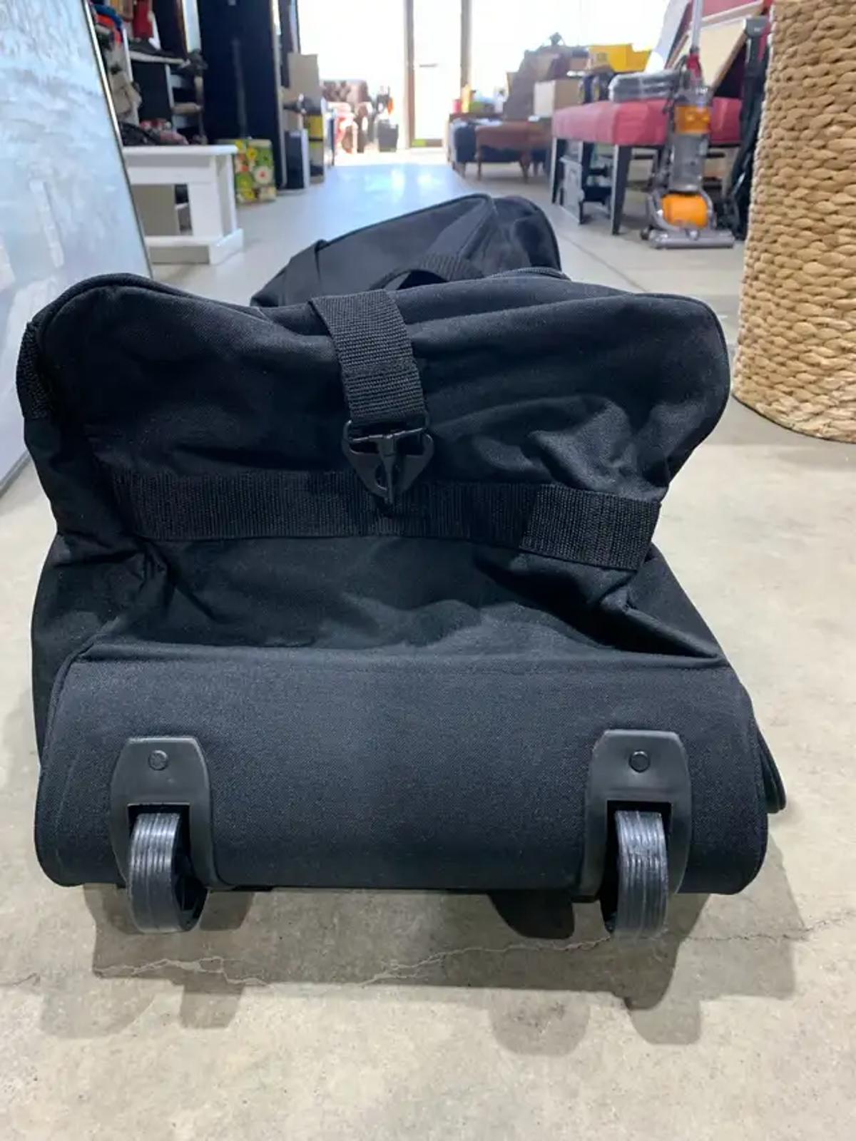 Everest Rolling Duffel Bag