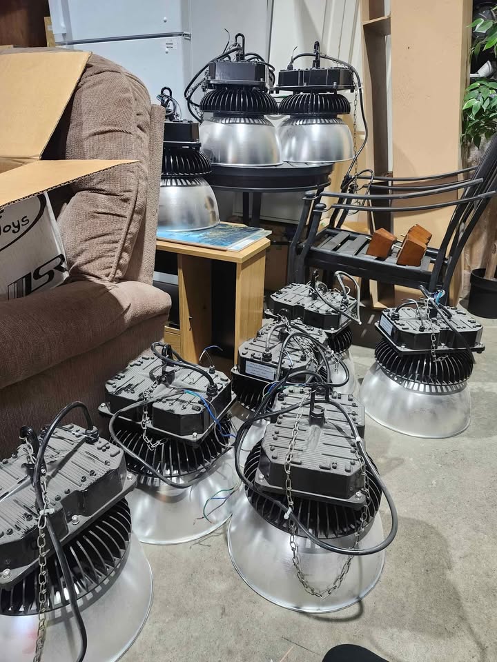 LED high bay light fixture model HB3-2004-2 - 11 available