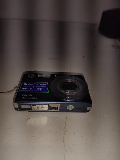 HP (Hewlett-Packard) PC460T 14.2MP Digital Camera, Touch Screen - Untested
