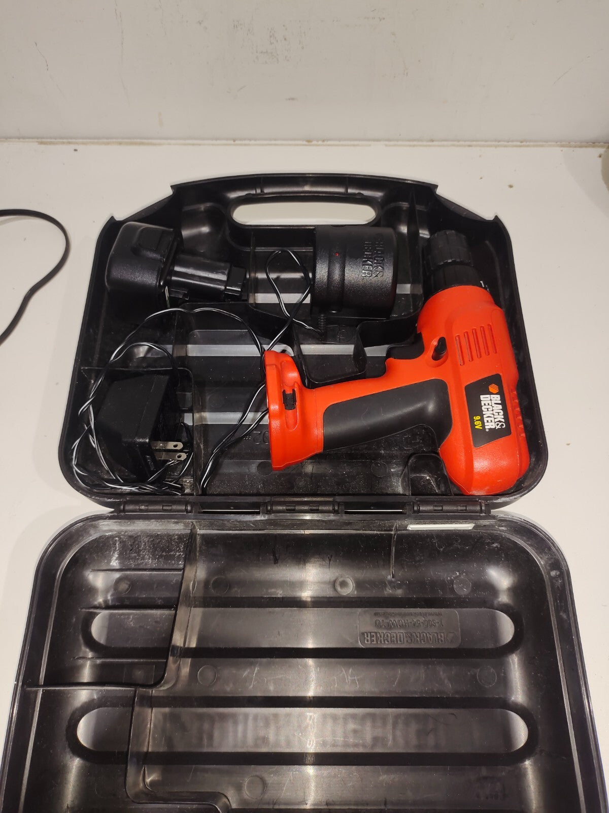 Ensemble perceuse Black & Decker CS9603 9,6 V avec perceuse et batterie