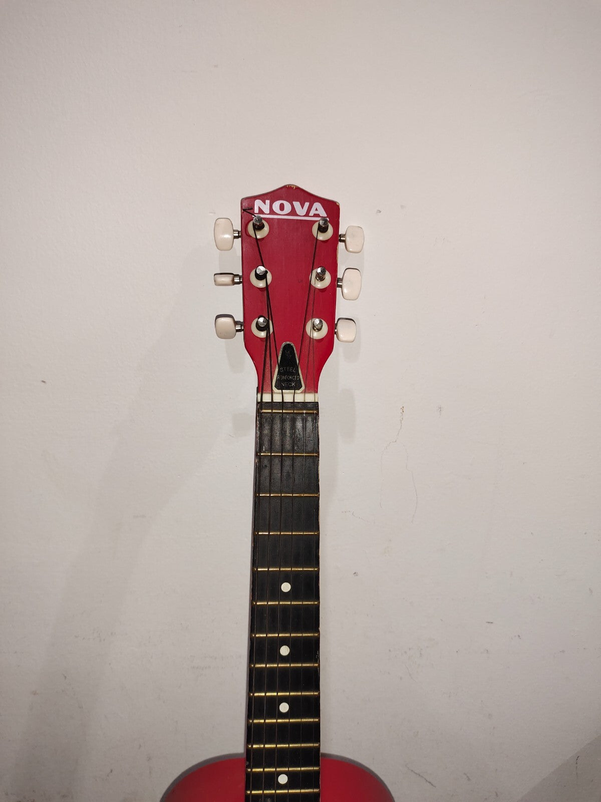 Nova Guitar Model - 3206 Red