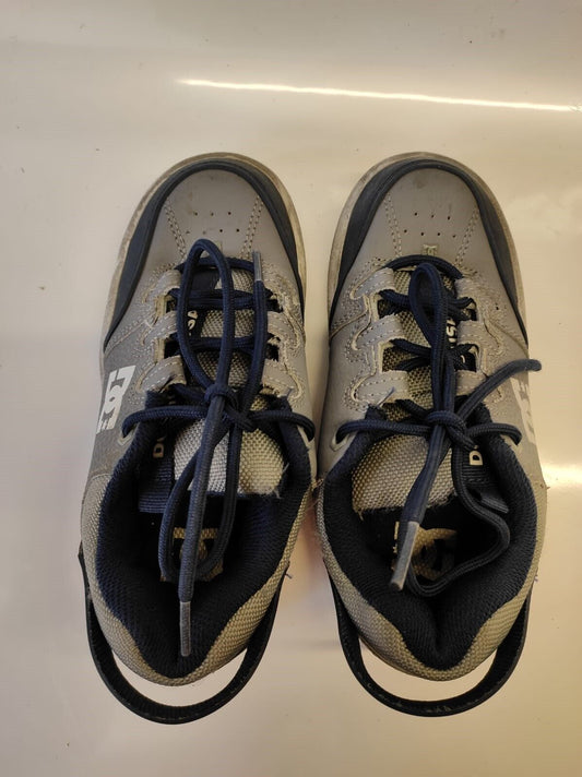 DC Youths Syntax Leather Suede Shoes Black gray Size 2