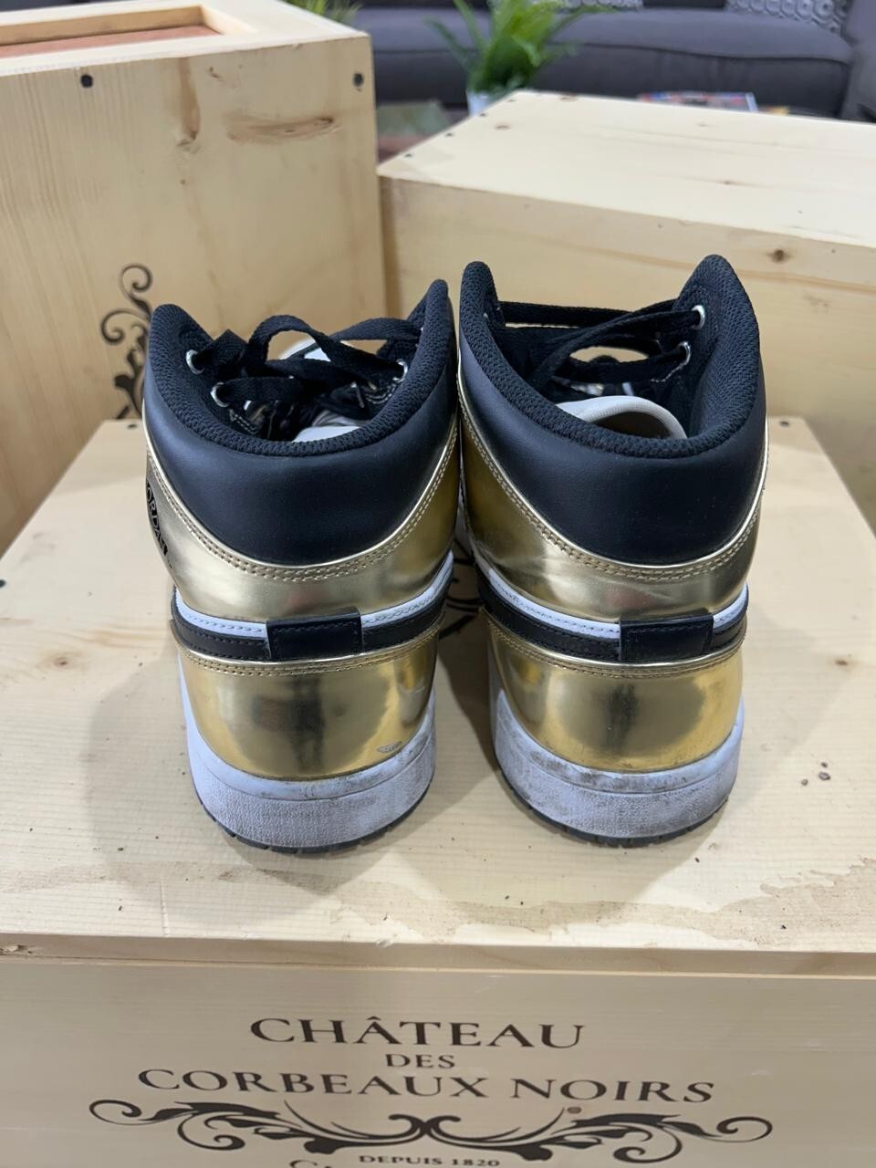 Nike Air Jordan 1 Mid Metallic Gold Black White Men's Size 11