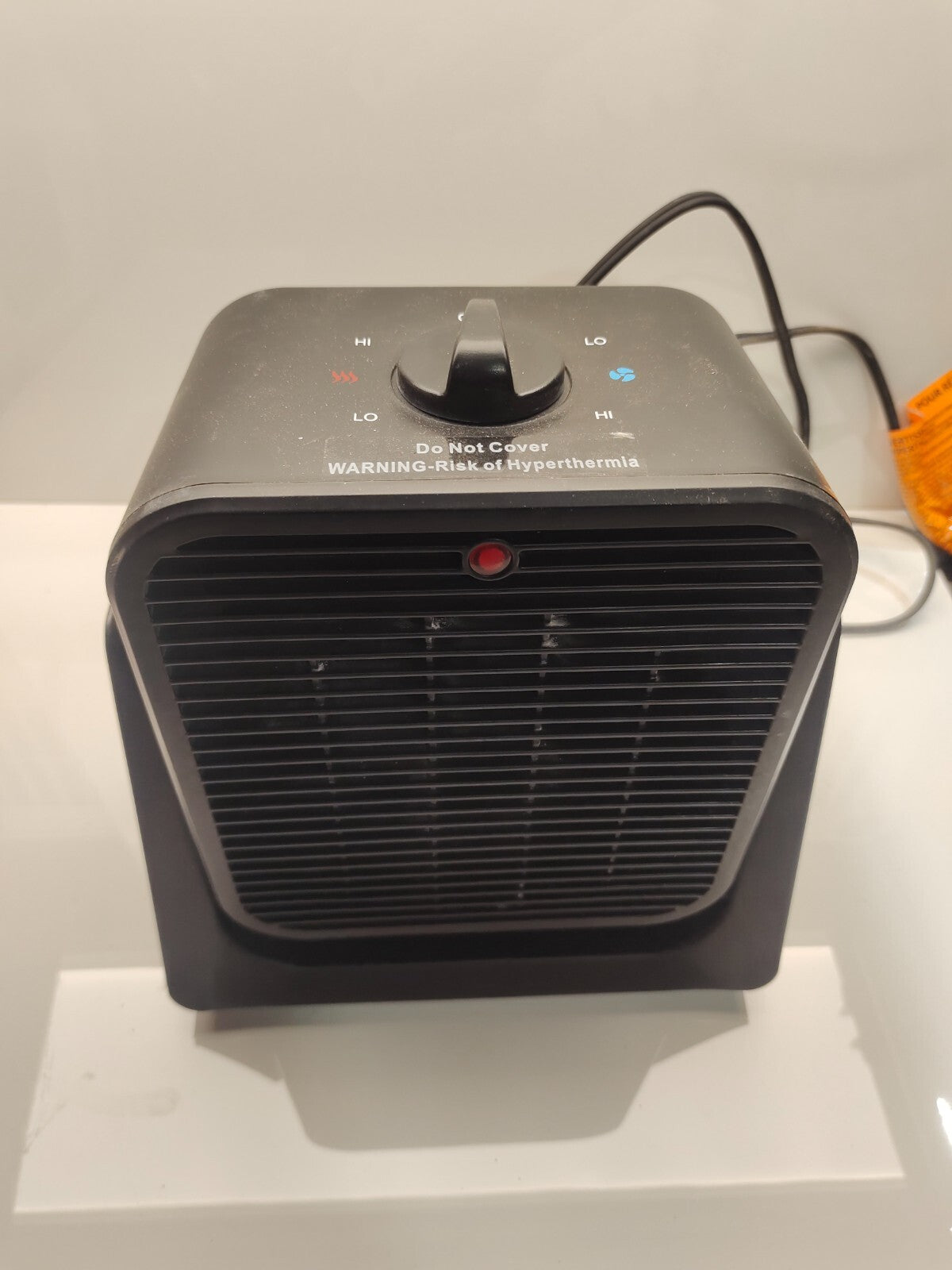 TRUSTECH-SFH-181TP Small Electric 2-in-1 Portable Cooling & Heating Fan Combo