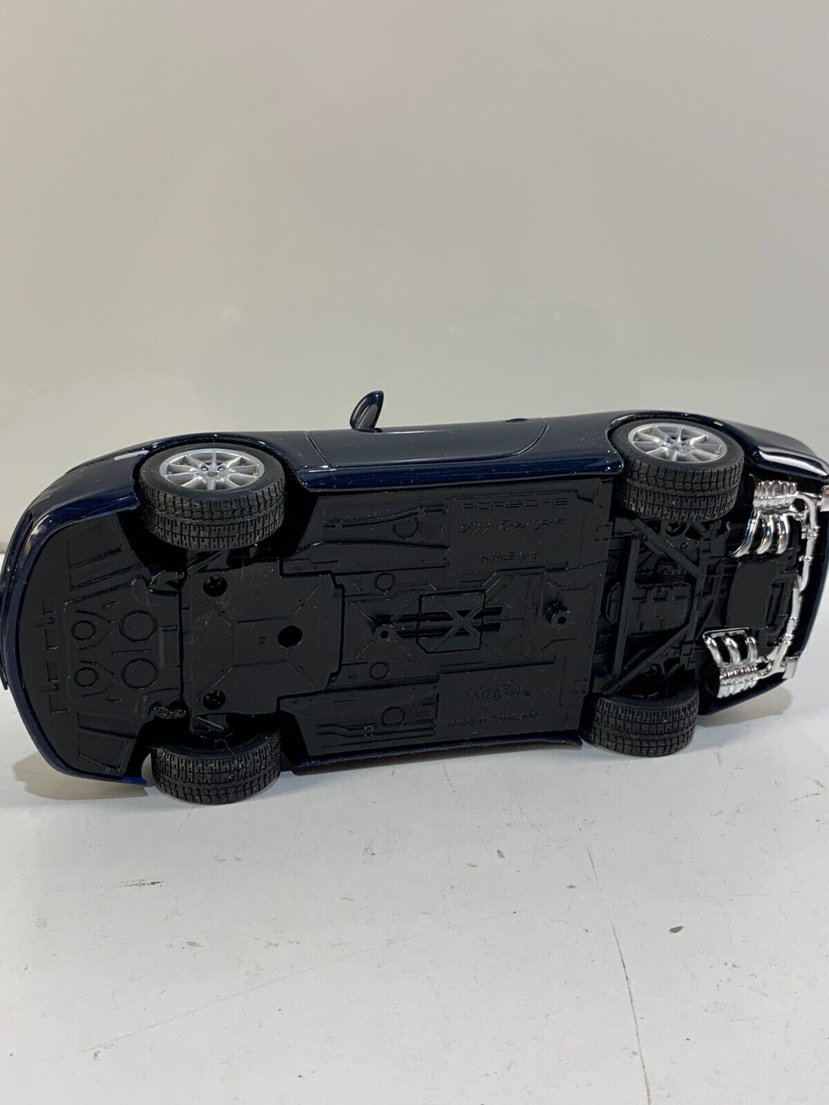 Porsche 911 Carrera Targa Blue 1/18 Diecast Car Model by Maisto 31627