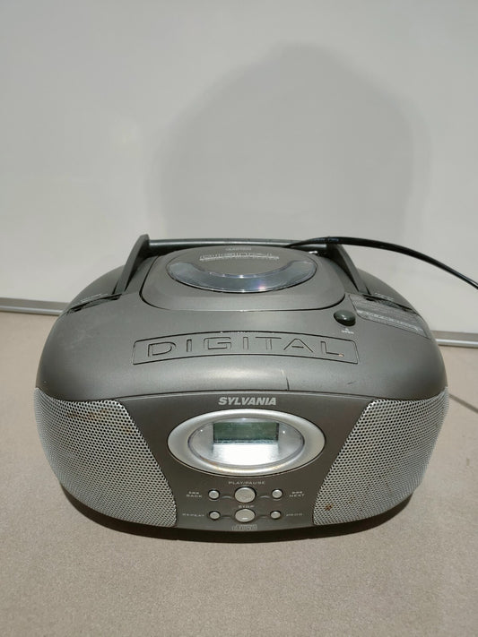 Sylvania model no SA83008, Radio And CD player