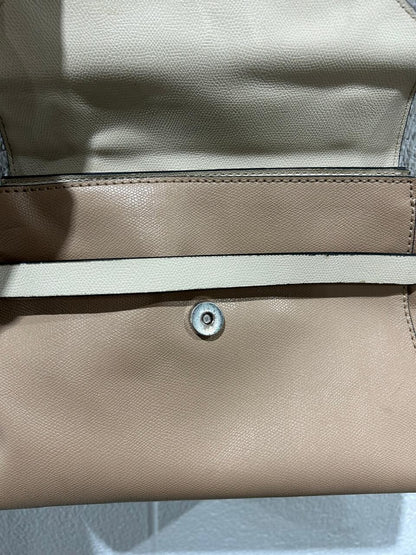 GUESS Crossbody Purse Tan Beige Handbag Flap opening logo