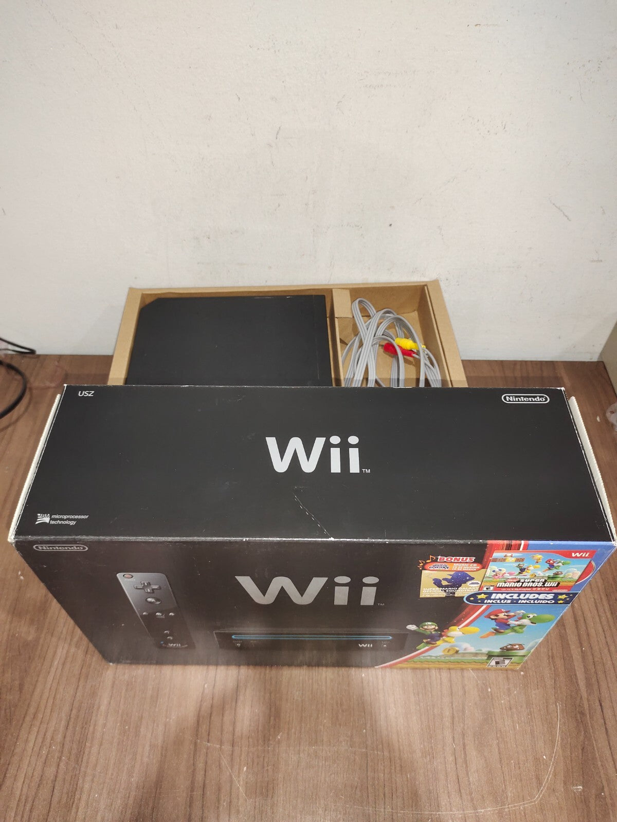 Nintendo Wii Black - Holiday Bundle with Super Mario Bros