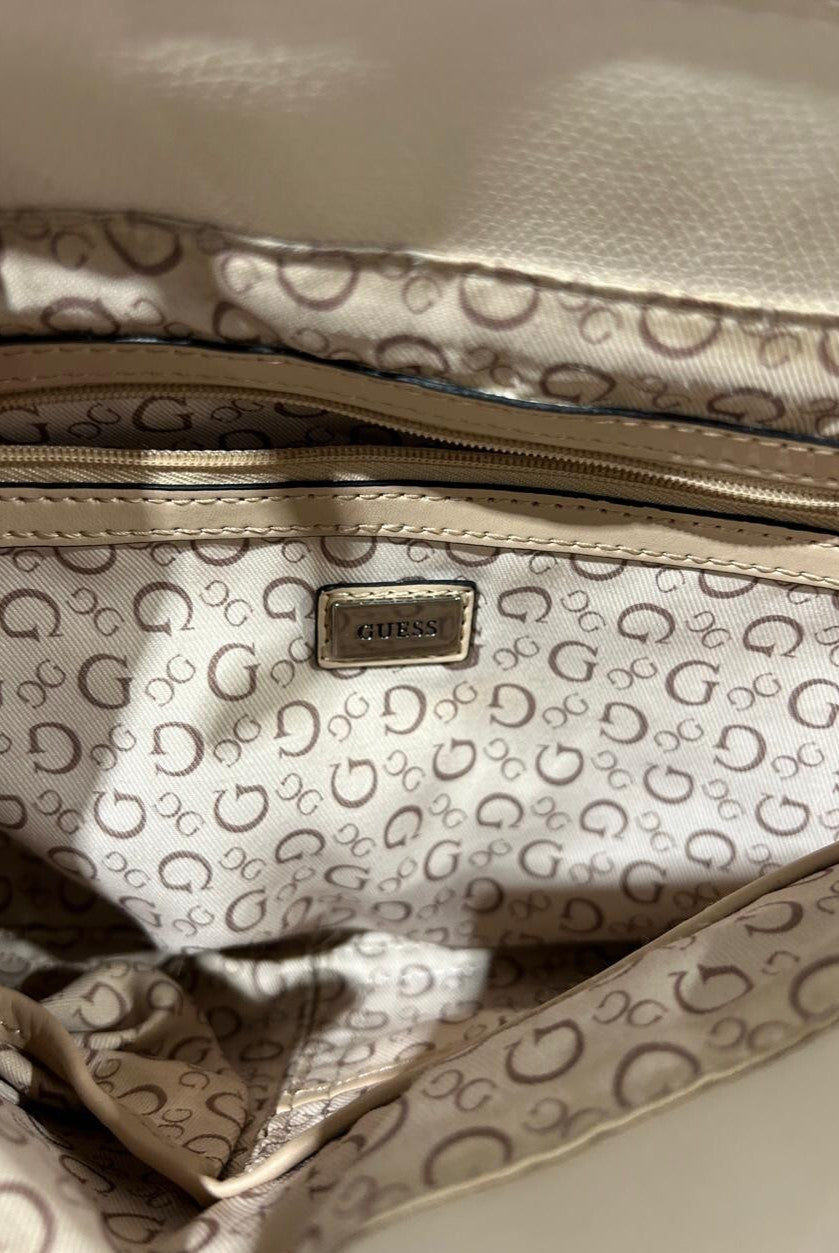 GUESS Crossbody Purse Tan Beige Handbag Flap opening logo