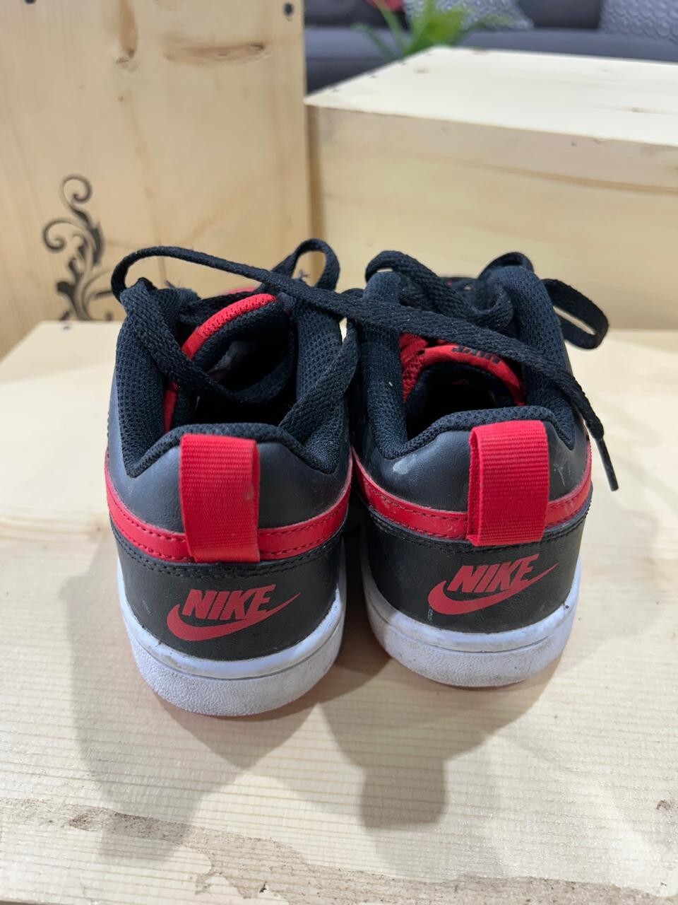 Nike Court Vision Low Junior Trainers Size 4Y Red Black
