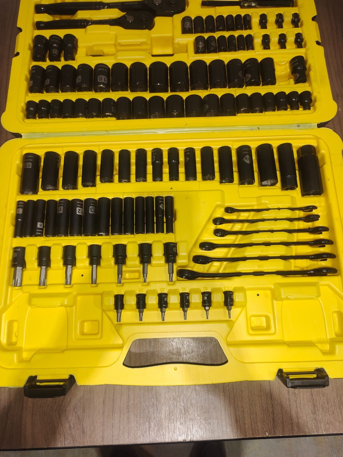Stanley STMT71662 Pro Grade Black Chrome Socket Set - 183 Pieces
