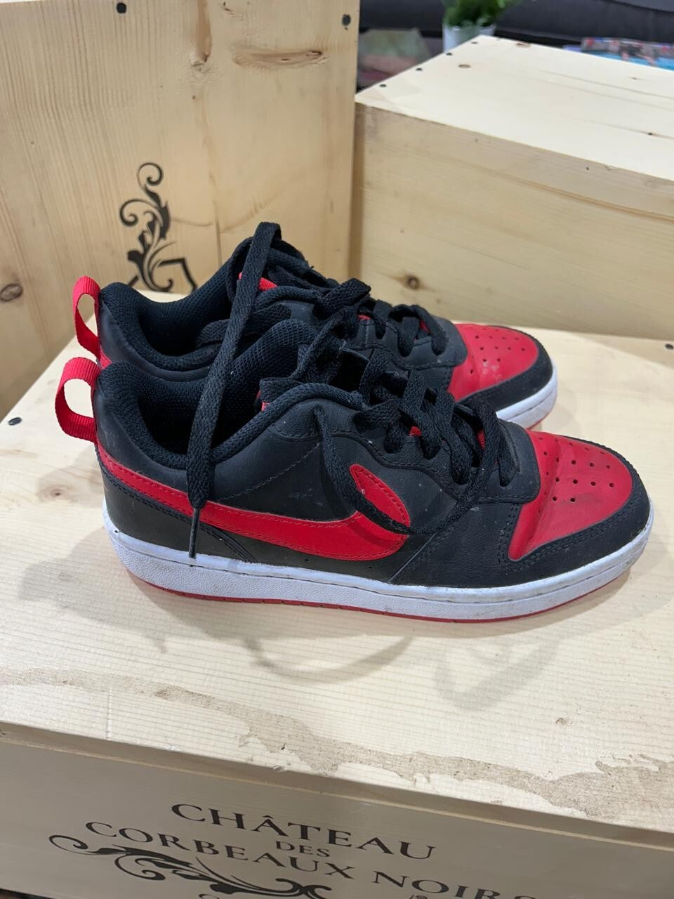 Nike Court Vision Low Junior Trainers Size 4Y Red Black