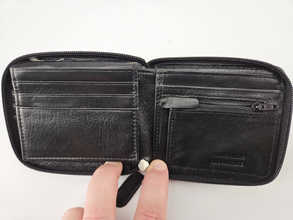 PELLE Black Soft Leather Wallet with Zipper - Stylish and Functional Accessory