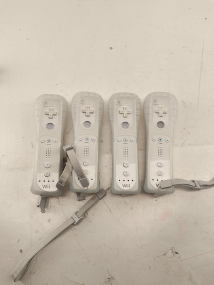 Nintendo Wii Console Video Game System White - 4 Controllers/ 4 Game Cube