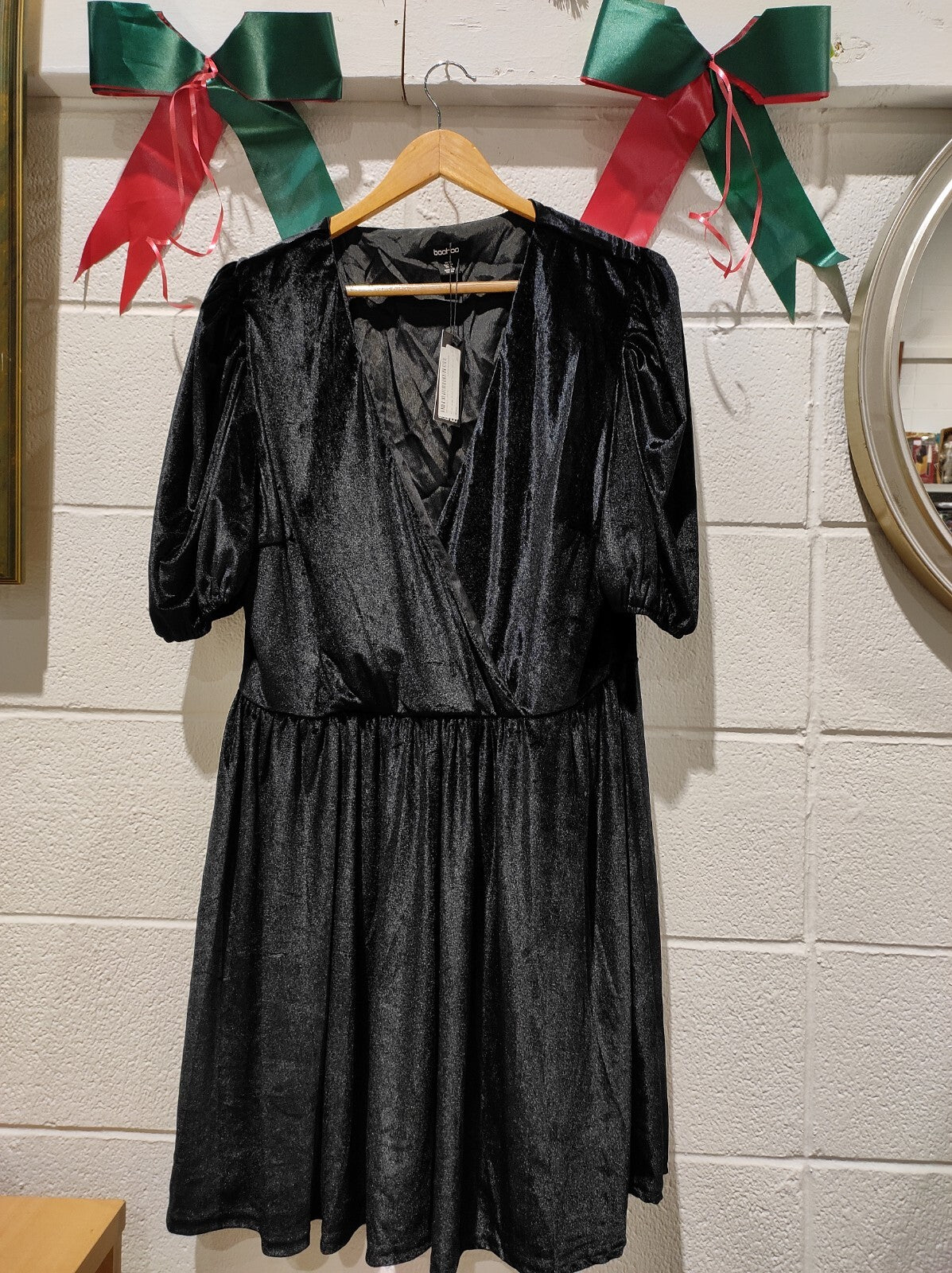 NWT Boohoo plus wrap puff sleeve velvet skater dress Size-18