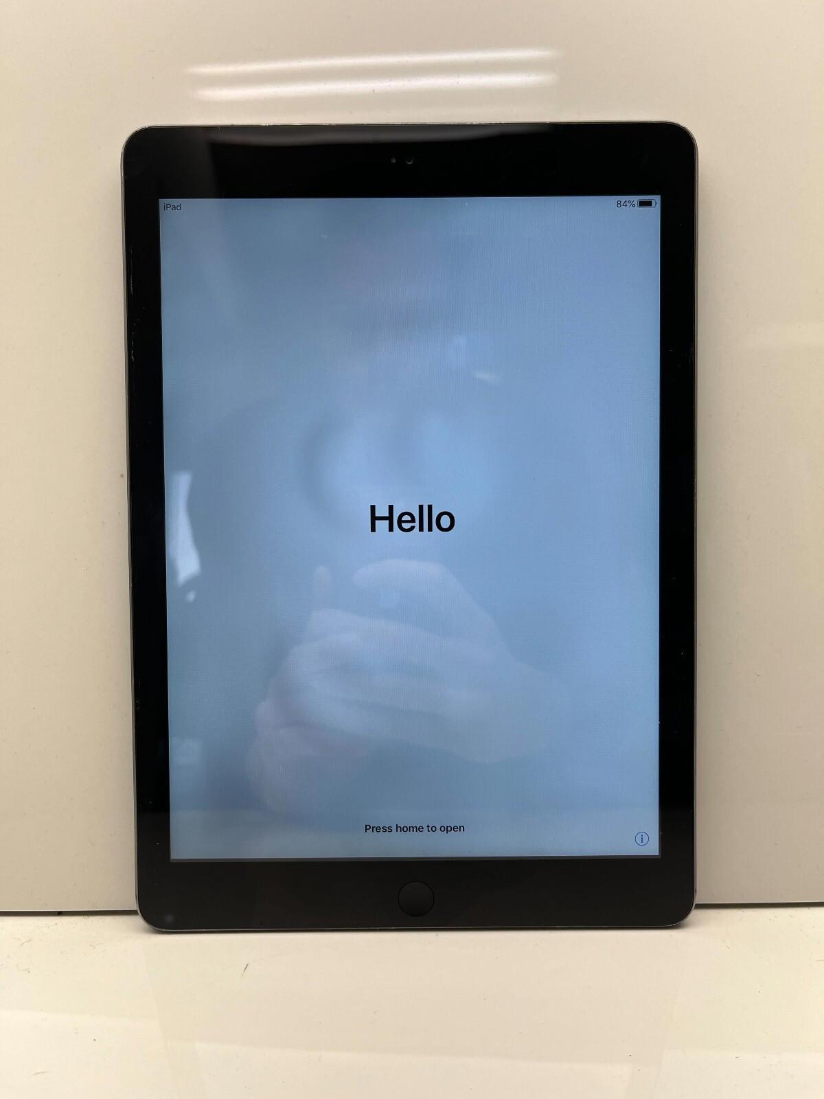 iPad Air 1st Generation A1474 32GB Wifi Grey