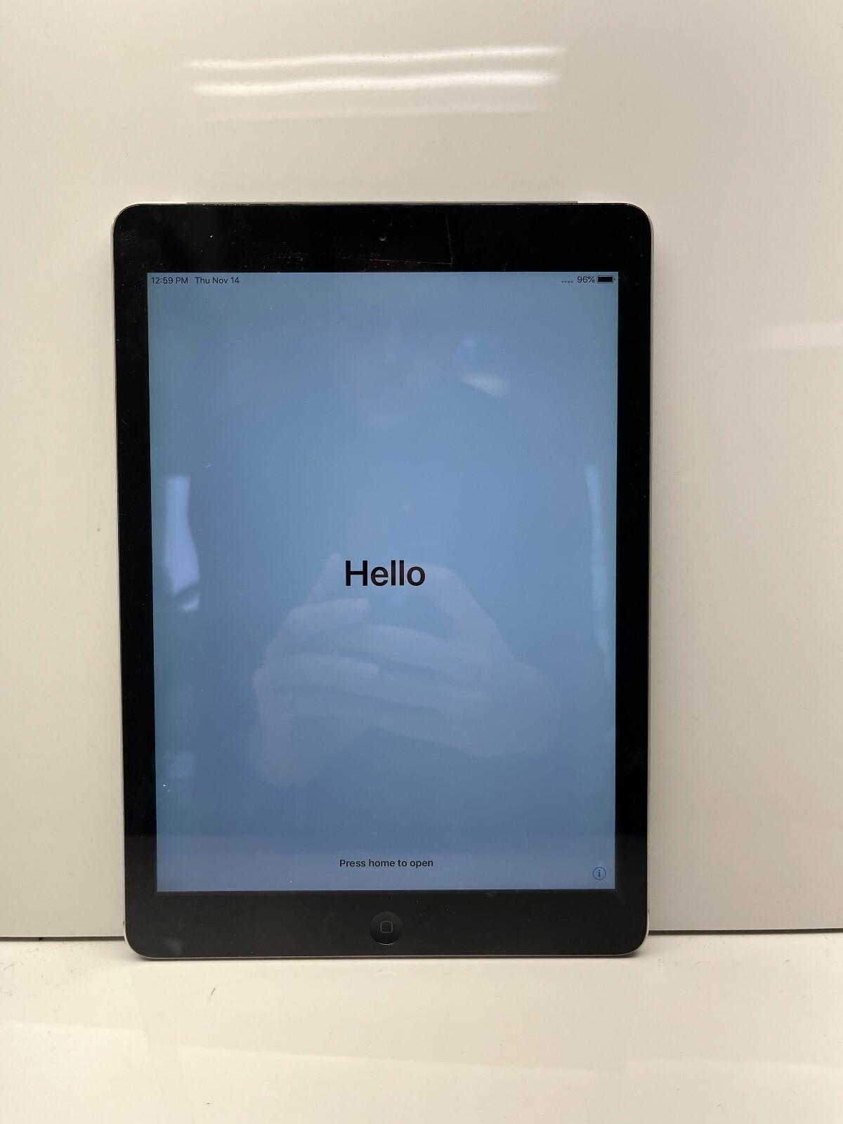iPad Air 64 Go 1re génération A1475 Cellulaire Gris sidéral