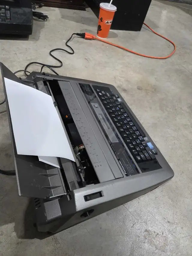 Panasonic R630 Electric Typewriter