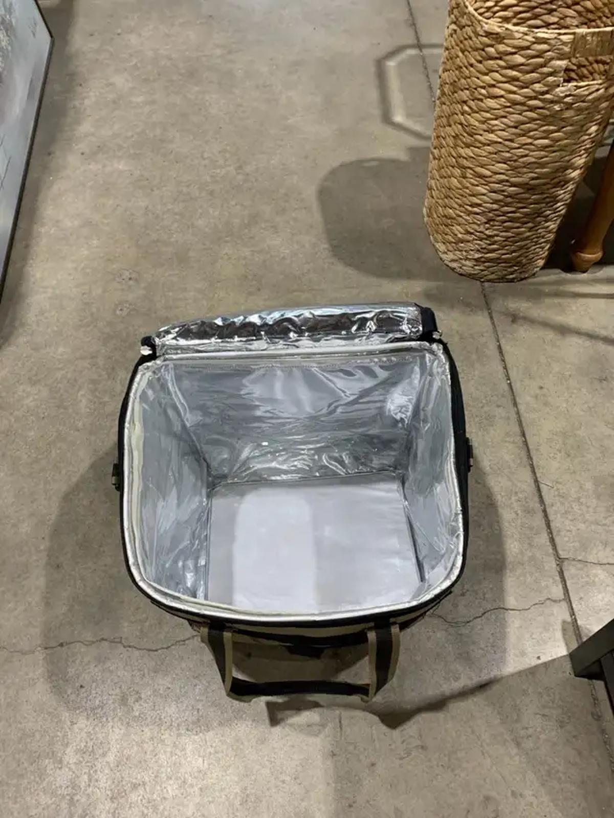 California Innovations Rolling Cooler