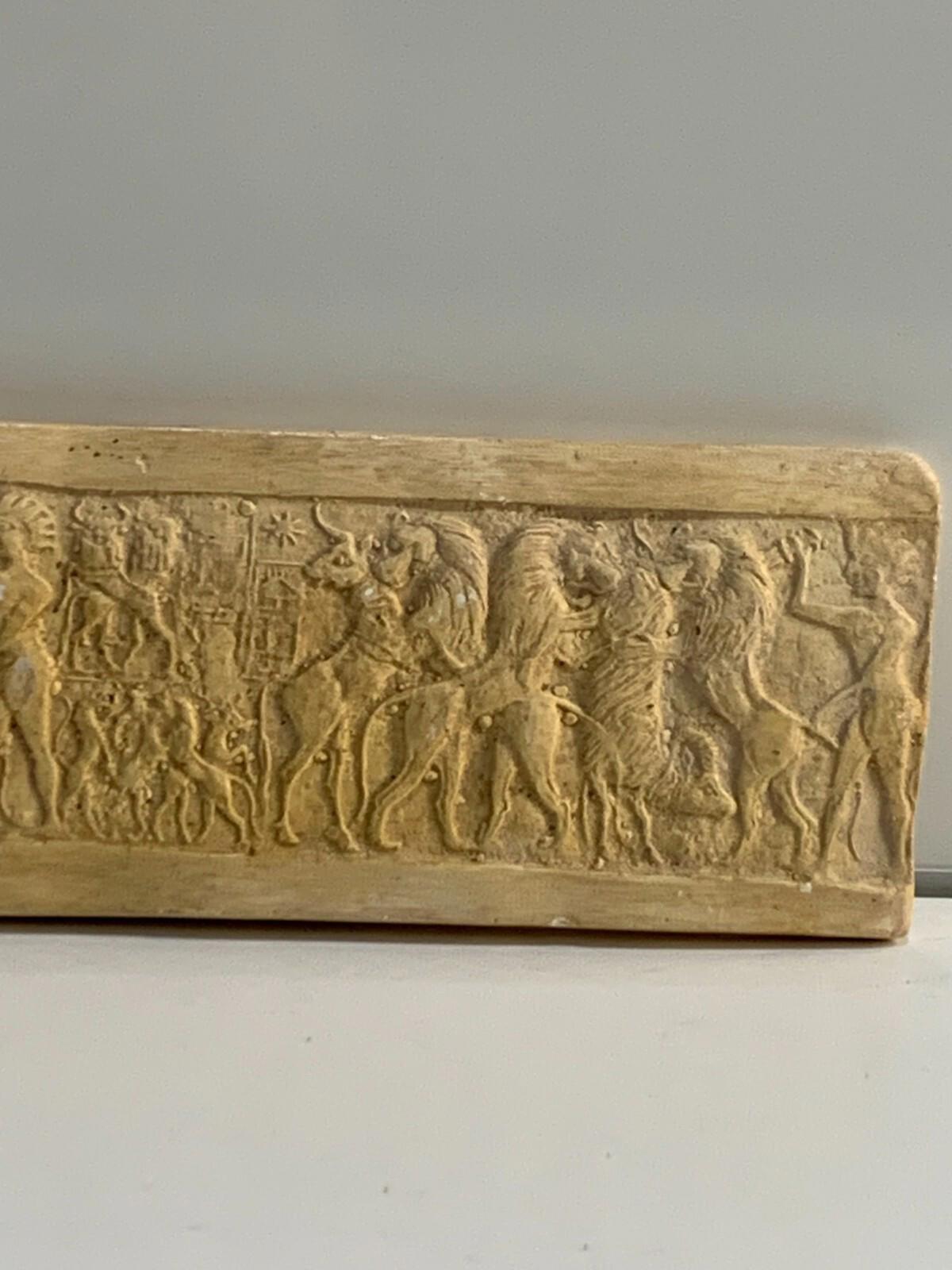 Grès sculpté. Œuvre encadrée