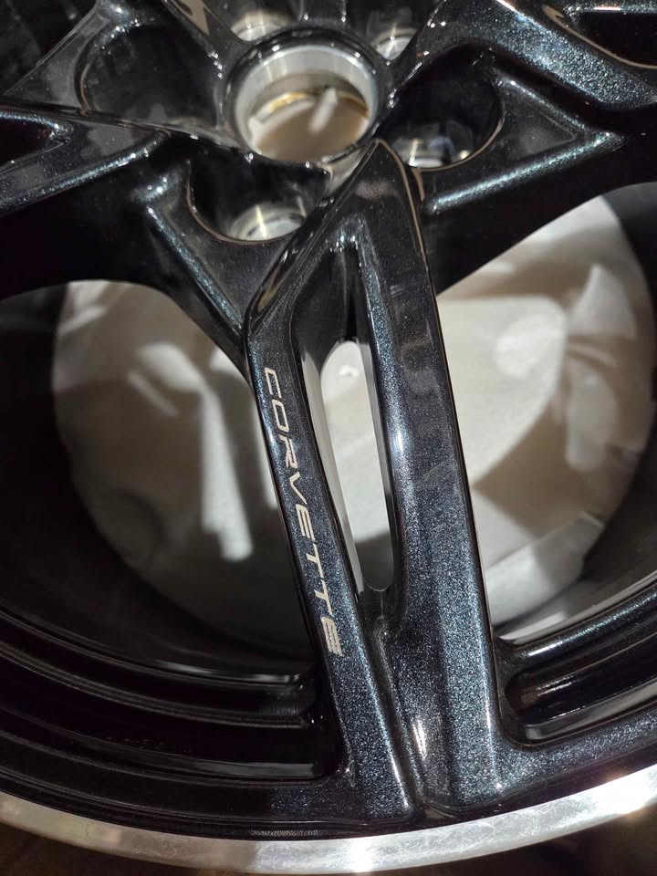 Corvette (2020 - 2025) Rims - New!