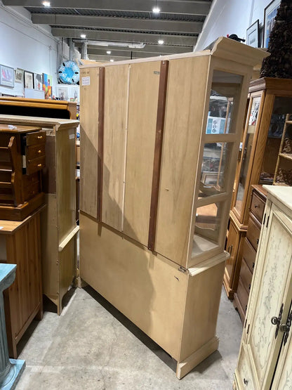 Vintage display China Cabinet