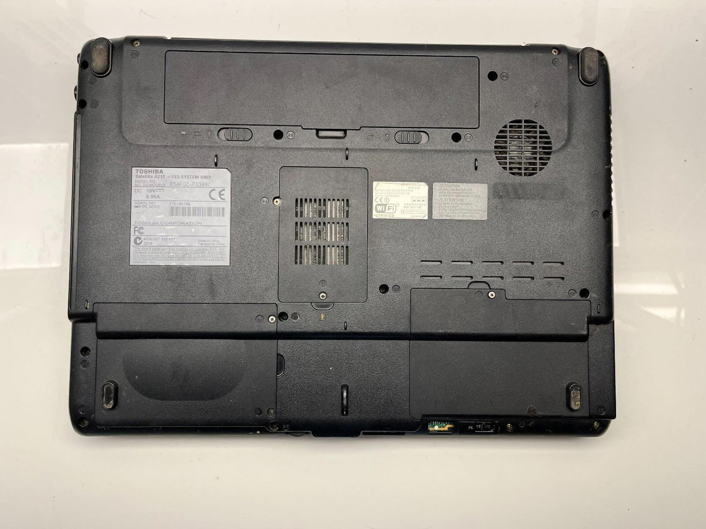 Toshiba Satellite A210 Athlon 64 X2 @ 1.60 GHz 2GB RAM No HDD No OS Bad Screen