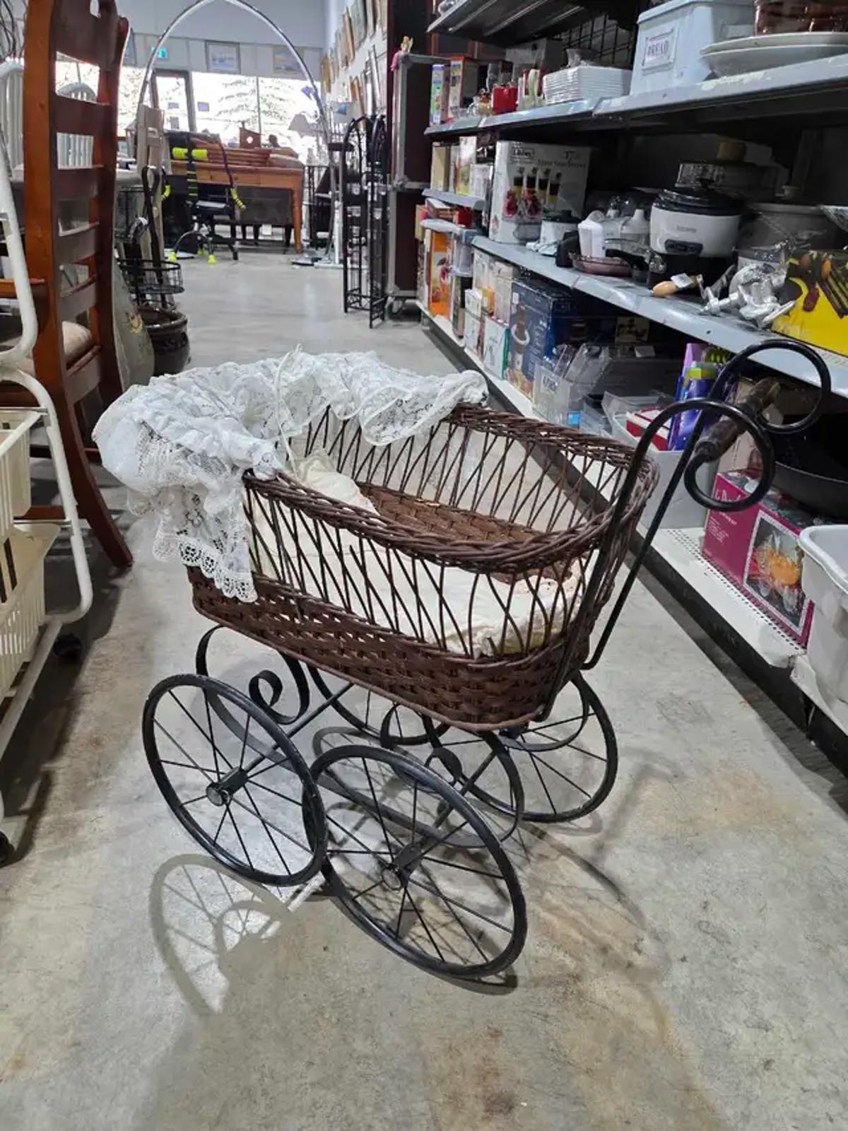 Vintage Iron/Wicker Doll Pram