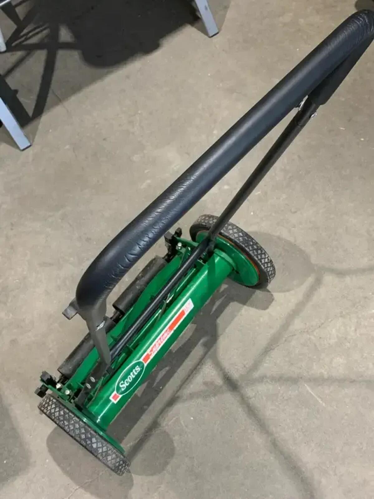 Scotts Supreme 18" Mower